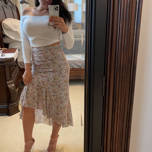 Alice + Olivia Freida Rouched High Midi Skirt - Picture 4 of 5